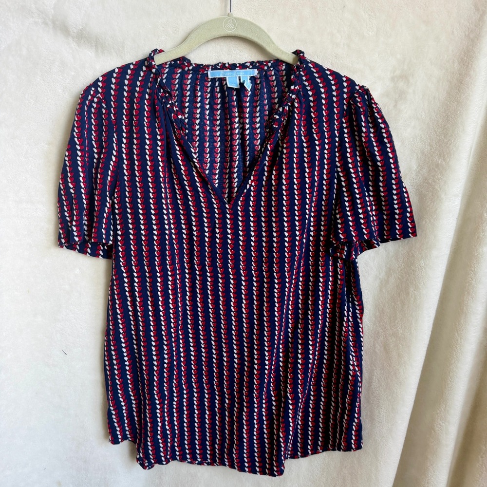 Draper James Navy Heart Print Blouse Size 10 V Neck Flutter Sleeve Rayon Top